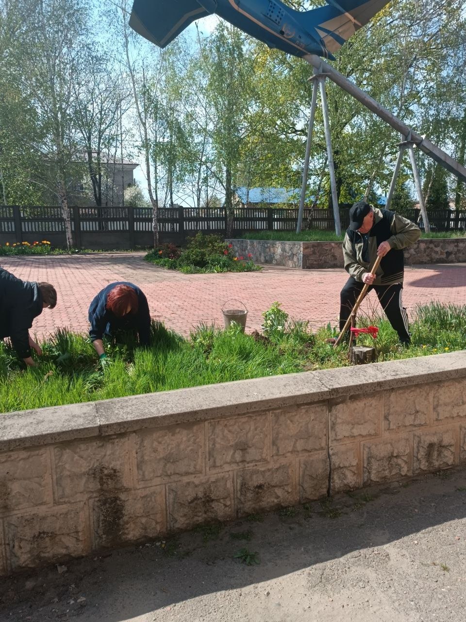 Сьогодні в дружній та натхненній атмосфері відбулася екотолока за участі колег та студентів.