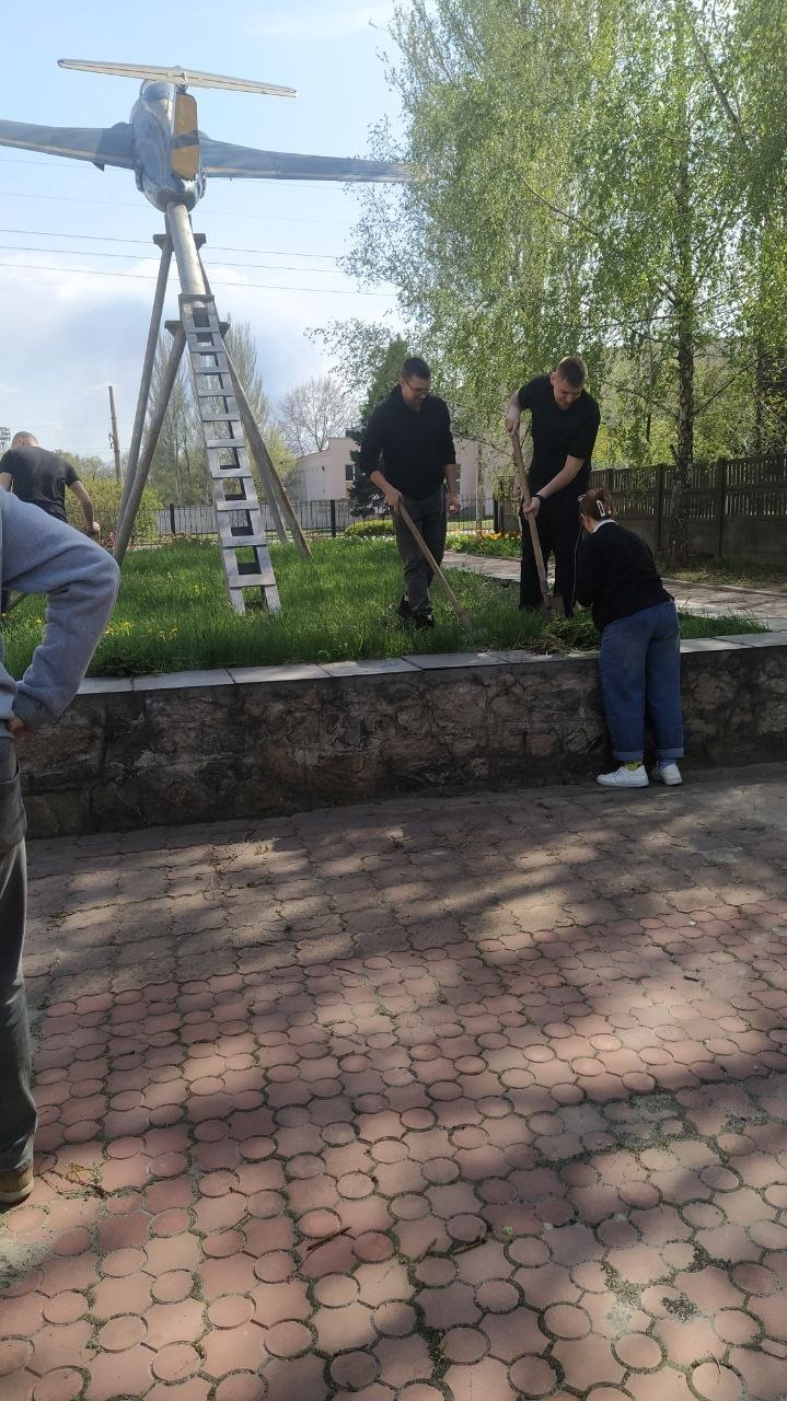 Сьогодні в дружній та натхненній атмосфері відбулася екотолока за участі колег та студентів.