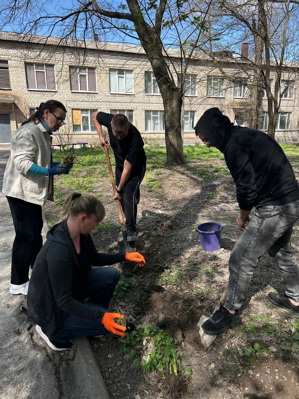 Сьогодні в дружній та натхненній атмосфері відбулася екотолока за участі колег та студентів.