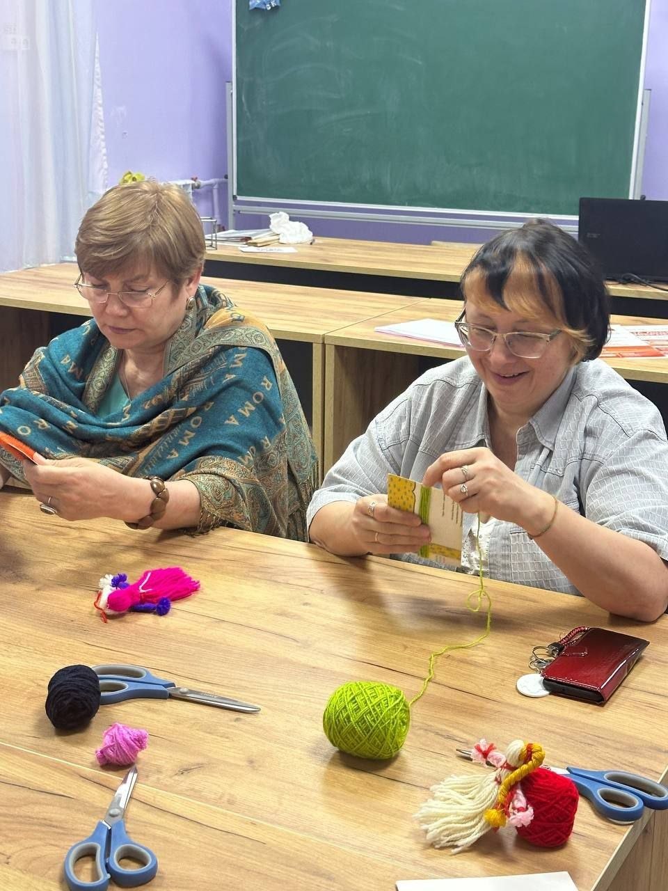 🖌️🎨🧶🧵27 травня відбулося, в нашому чудовому колективі-
релаксаційне арт- заняття по виготовленню Ляльки- Мотанки на здоров'я