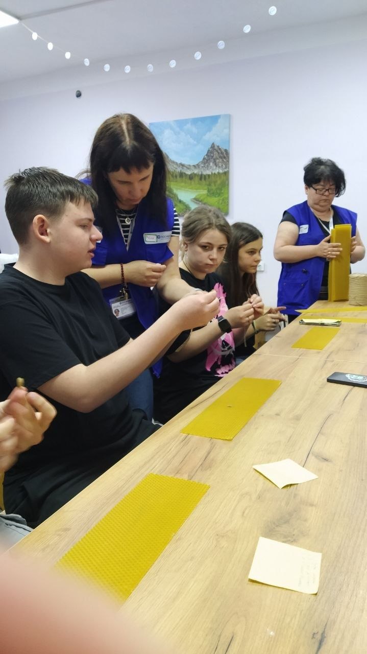🎨🖌️🌳🌿10 червня
Відбулось тепле та відновлююче заняття, де через творчу техніку тарцювання ми  створювали власне “Дерево спокою” !🌳
