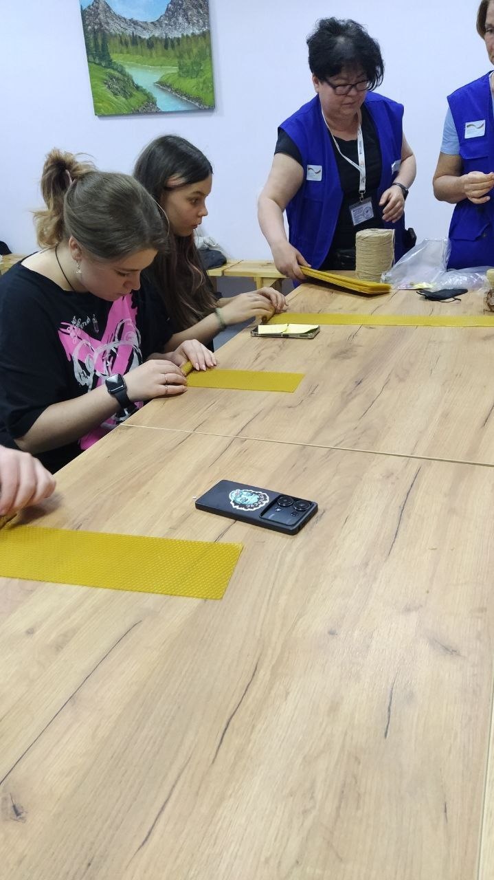 🎨🖌️🌳🌿10 червня
Відбулось тепле та відновлююче заняття, де через творчу техніку тарцювання ми  створювали власне “Дерево спокою” !🌳